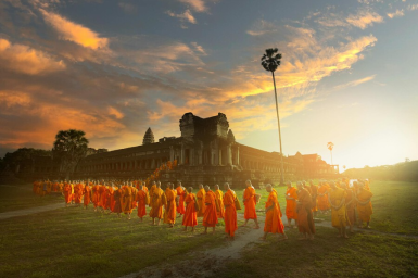 CAMBODGE ET THAÏLANDE, CAPITALES ROYALES, TEMPLES MILLÉNAIRE ET PLAGE